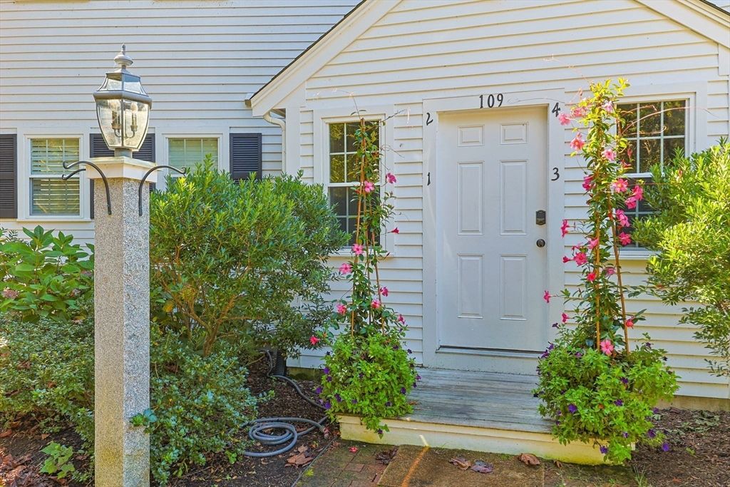 109 Misty Meadow Ln 2, Chatham, MA 02650