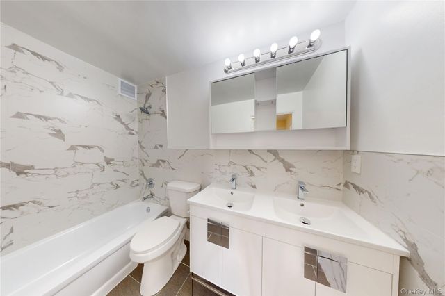 166-35 9th Avenue 6A, Beechhurst, NY 11357