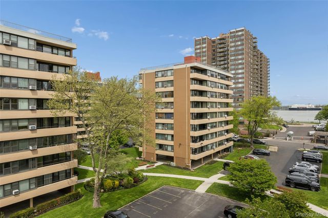 166-35 9th Avenue 6A, Beechhurst, NY 11357