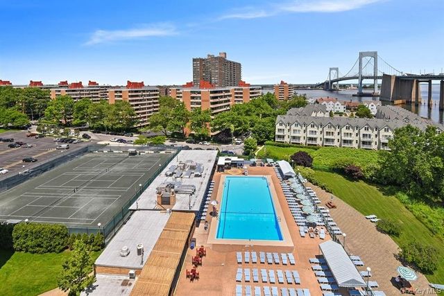166-35 9th Avenue 6A, Beechhurst, NY 11357
