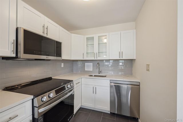 166-35 9th Avenue 6A, Beechhurst, NY 11357