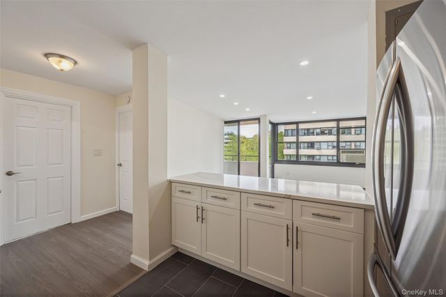 166-35 9th Avenue 6A, Beechhurst, NY 11357