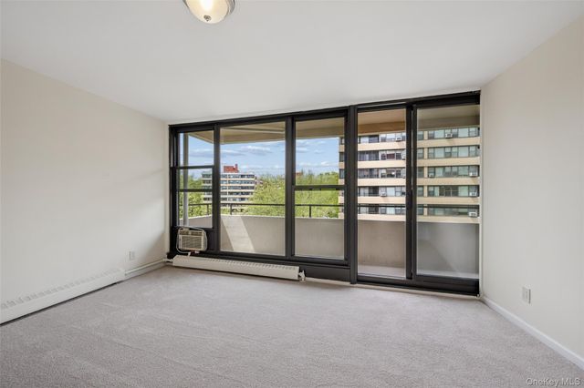 166-35 9th Avenue 6A, Beechhurst, NY 11357