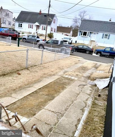 324 MERCER AVE, Bellmawr, NJ 08031