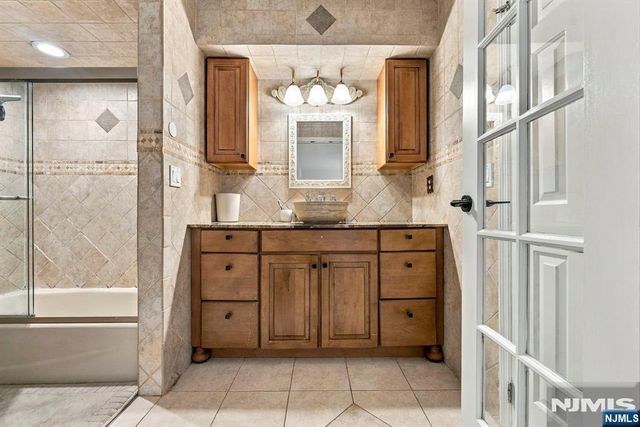89 Lexington Lane, Wayne, NJ 07470