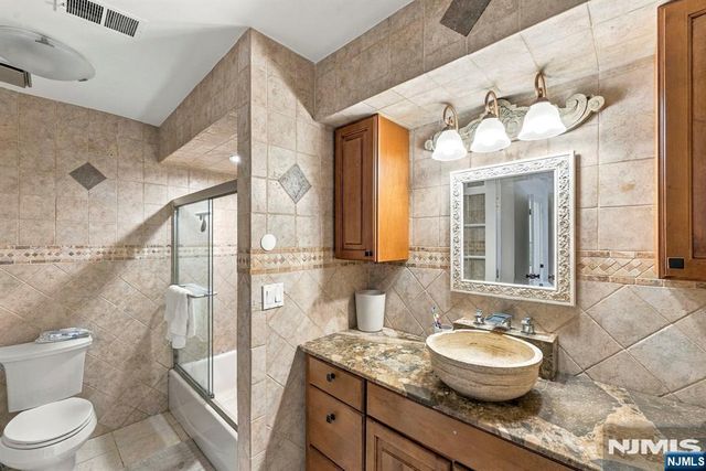 89 Lexington Lane, Wayne, NJ 07470