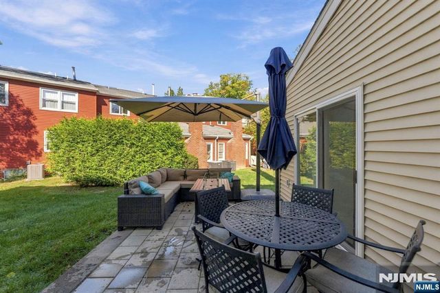 89 Lexington Lane, Wayne, NJ 07470