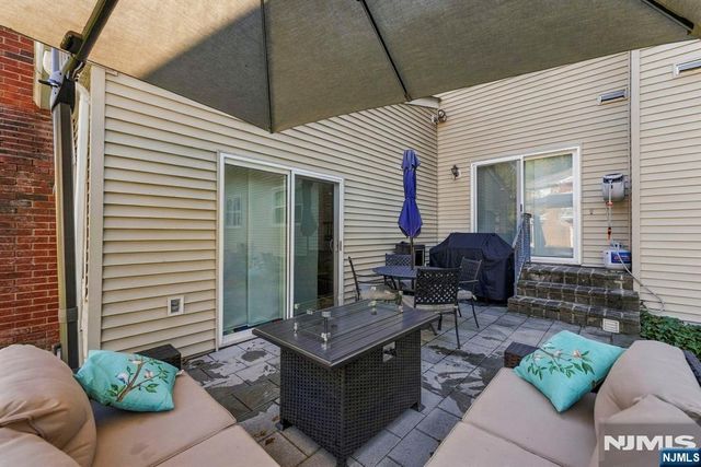89 Lexington Lane, Wayne, NJ 07470