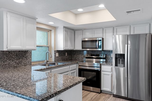 6503 N 10TH Place, Phoenix, AZ 85014