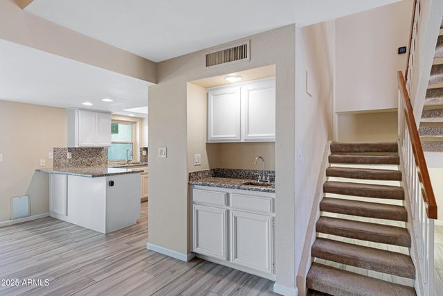 6503 N 10TH Place, Phoenix, AZ 85014