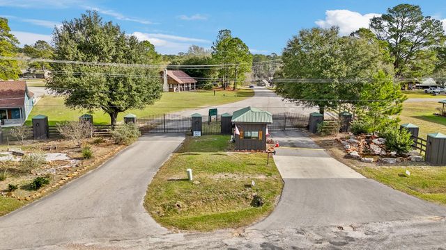 54 Lakecrest Lane, Huntsville, TX 77340