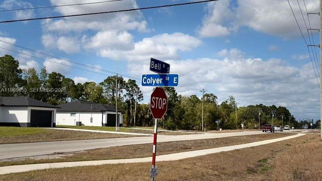 803 E Colyer St, Lehigh Acres, FL 33974