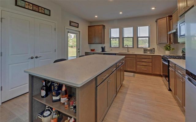 5724 Grapewood Street, Hoschton, GA 30548