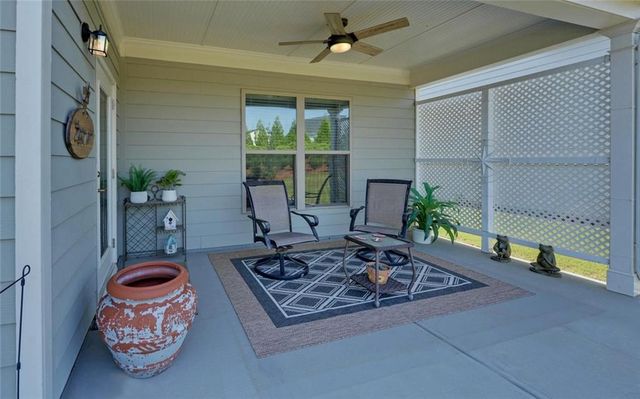 5724 Grapewood Street, Hoschton, GA 30548