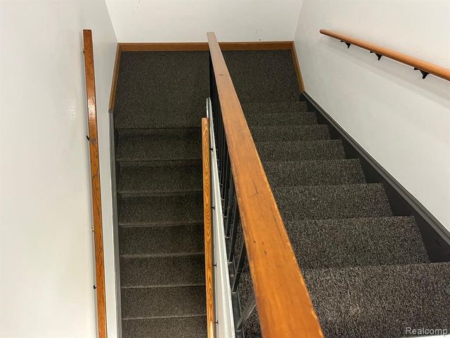 6748 Allen Road, Allen Park, MI 48101