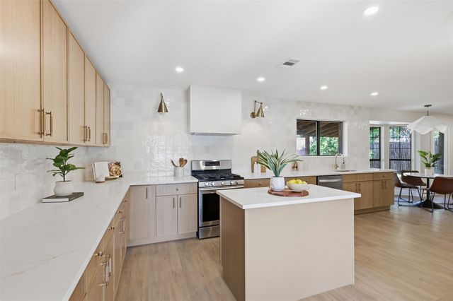 614 Berkley Drive, Grapevine, TX 76051