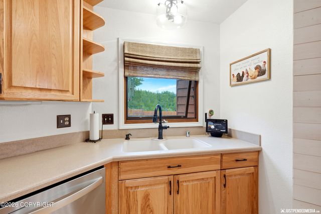 1811 Beaver Place, Anchorage, AK 99504