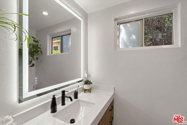 14934 Dickens Street 7, Sherman Oaks, CA 91403