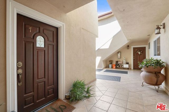 14934 Dickens Street 7, Sherman Oaks, CA 91403