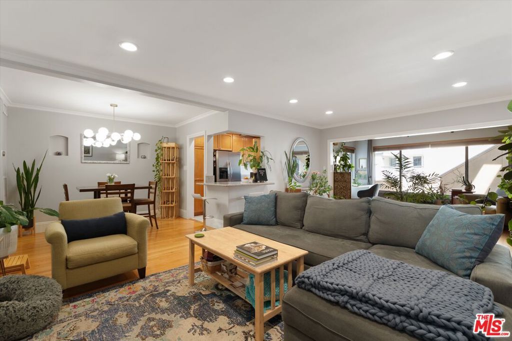 14934 Dickens Street 7, Sherman Oaks, CA 91403