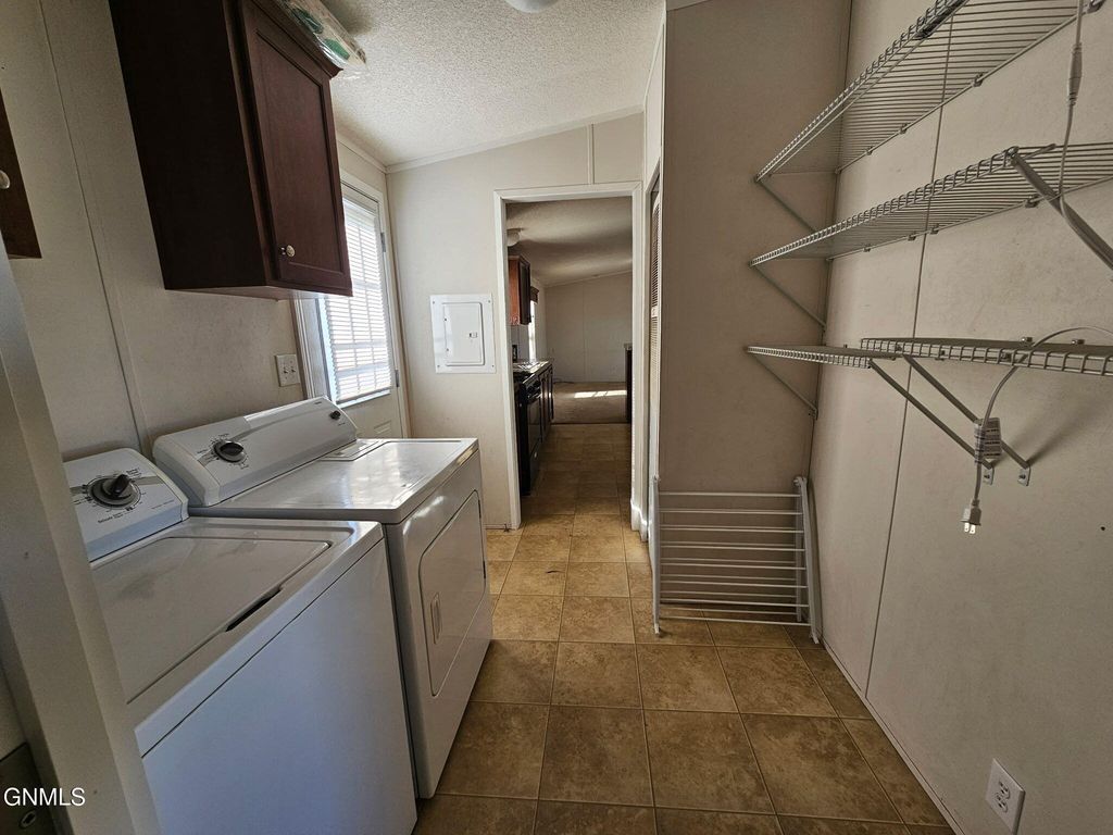 2215 33rd Terrace, Williston, ND 58801 photo 8
