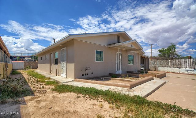 227 Galvan Place, El Paso, TX 79915