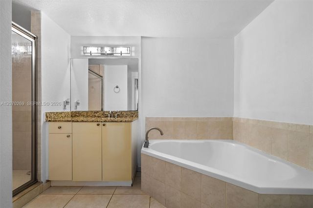 1830 Radius Drive 903, Hollywood, FL 33020