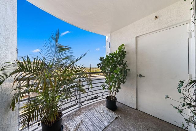 1830 Radius Drive 903, Hollywood, FL 33020