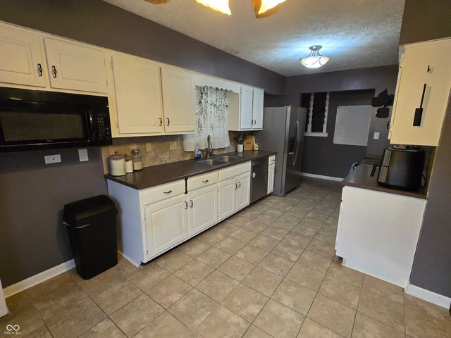 6811 Cordova Drive, Indianapolis, IN 46221