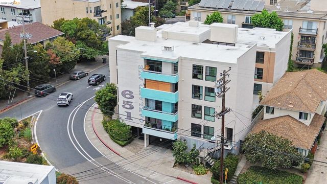 651 Oakland Ave 2D, Oakland, CA 94611