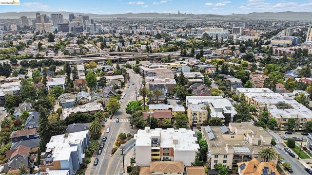 651 Oakland Ave 2D, Oakland, CA 94611