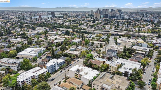 651 Oakland Ave 2D, Oakland, CA 94611