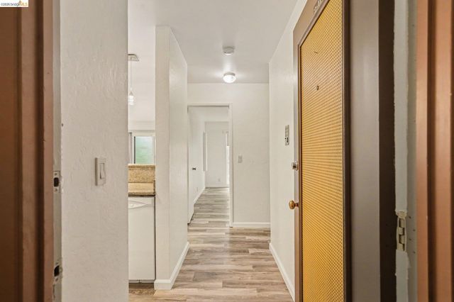 651 Oakland Ave 2D, Oakland, CA 94611