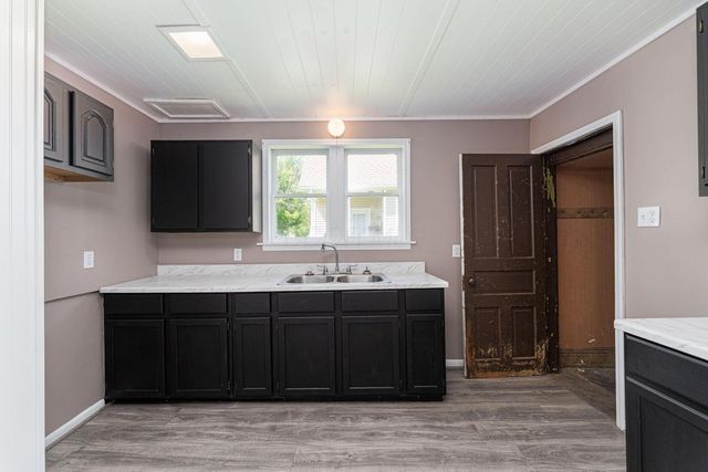 167 Essex Street, Newark, OH 43055