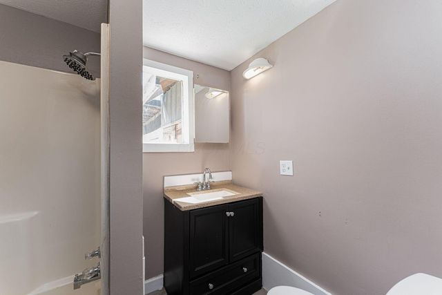 167 Essex Street, Newark, OH 43055
