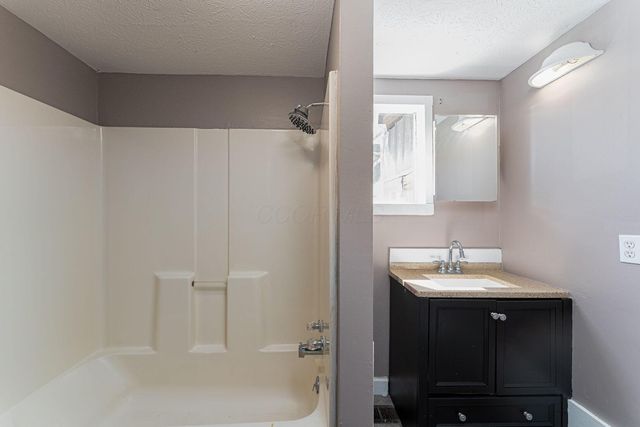 167 Essex Street, Newark, OH 43055