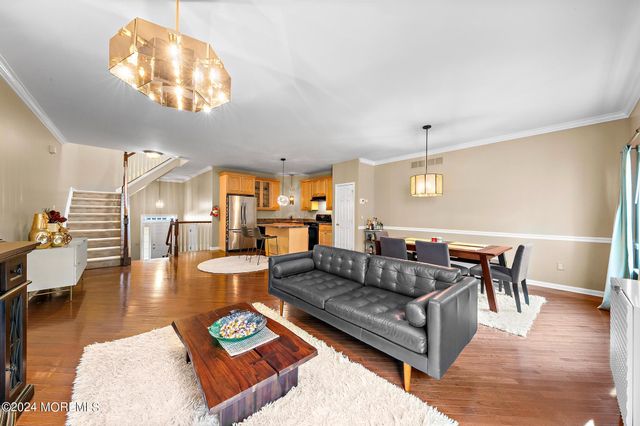5 Ocean Breeze Court, Manahawkin, NJ 08050