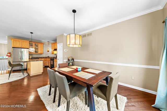 5 Ocean Breeze Court, Manahawkin, NJ 08050