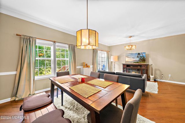 5 Ocean Breeze Court, Manahawkin, NJ 08050
