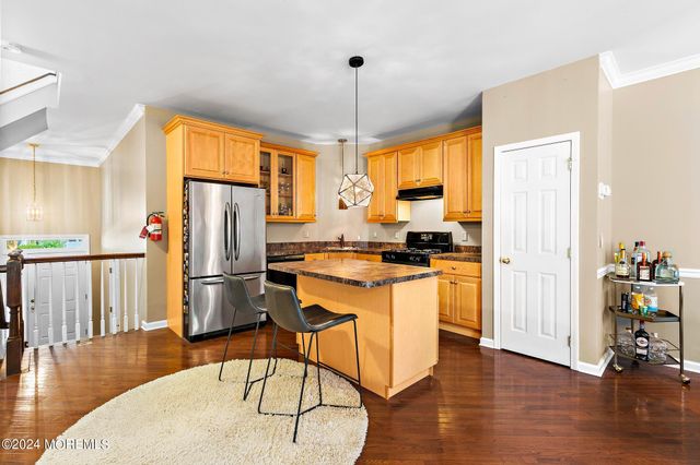 5 Ocean Breeze Court, Manahawkin, NJ 08050