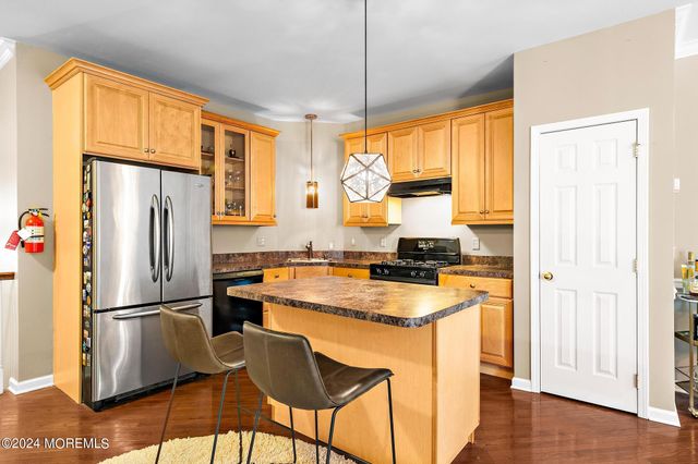 5 Ocean Breeze Court, Manahawkin, NJ 08050