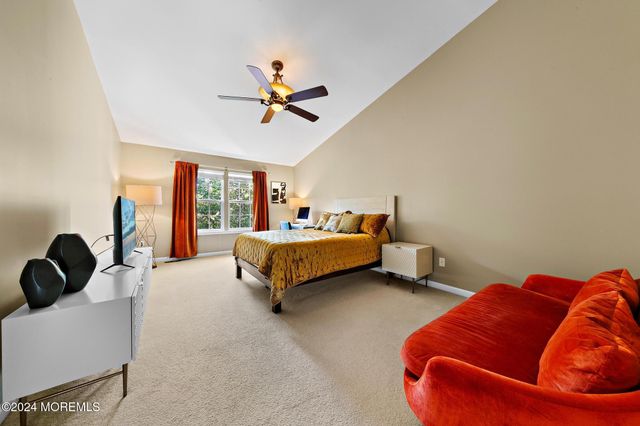5 Ocean Breeze Court, Manahawkin, NJ 08050