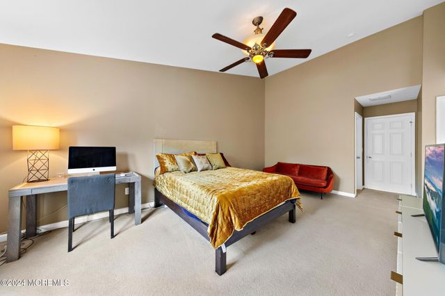 5 Ocean Breeze Court, Manahawkin, NJ 08050