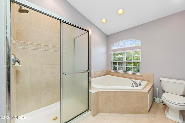 5 Ocean Breeze Court, Manahawkin, NJ 08050