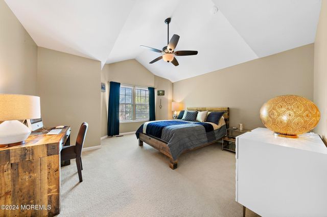 5 Ocean Breeze Court, Manahawkin, NJ 08050