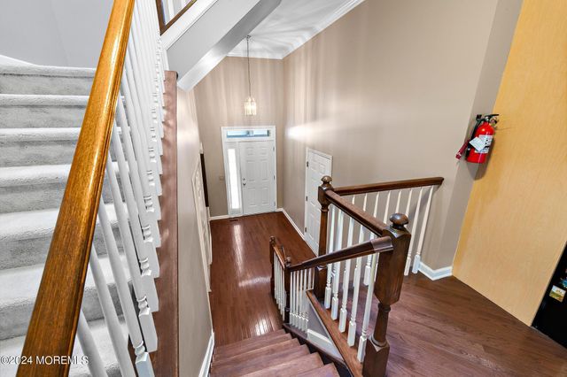 5 Ocean Breeze Court, Manahawkin, NJ 08050