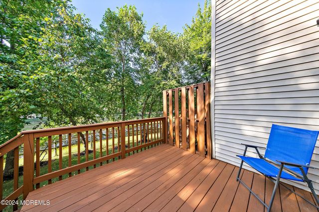 5 Ocean Breeze Court, Manahawkin, NJ 08050