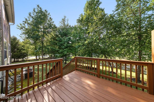 5 Ocean Breeze Court, Manahawkin, NJ 08050