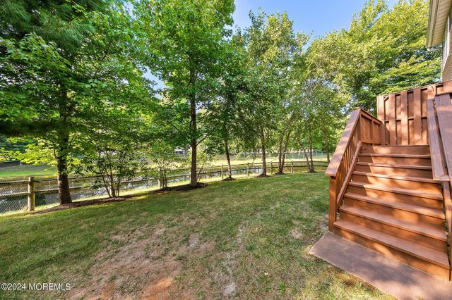 5 Ocean Breeze Court, Manahawkin, NJ 08050
