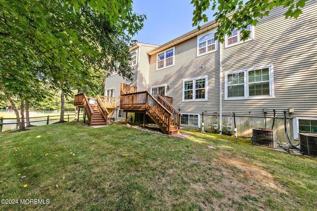 5 Ocean Breeze Court, Manahawkin, NJ 08050